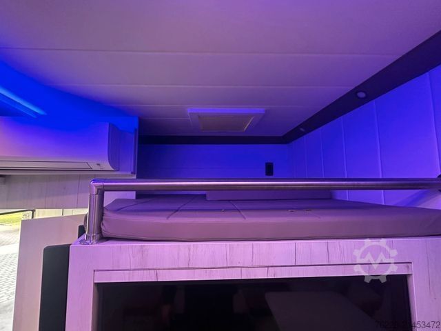 Cattle truck MERCEDES-BENZ Pferdetransporter