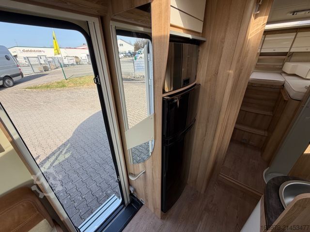 Semi-integrated camper GIOTTILINE Therry T37