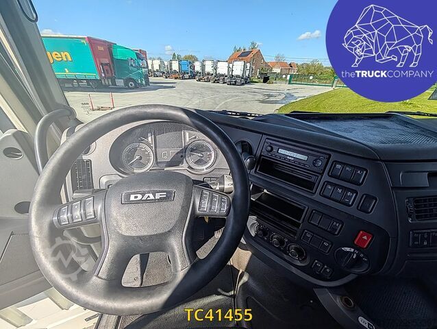 Chassis with cab DAF XF 440