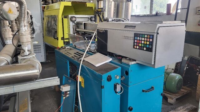 Injection molding machine BOY 50 T2