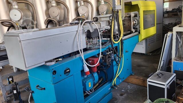 Injection molding machine BOY 50 T2