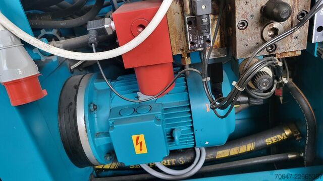 Injection molding machine BOY 50 T2