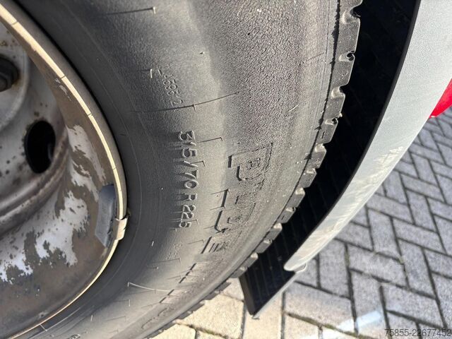 Standard tractor MAN TGS Euro 6 / 625.000 KM / NL Truck