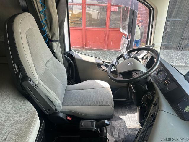 Standard tractor unit VOLVO FH500 Flachdach Kipphydraulik Alufelgen ACC