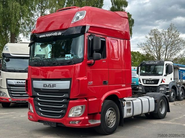 Standard tractor unit DAF XF 460 FT SSC 2 Tanks Retarder Standklima ACC LD