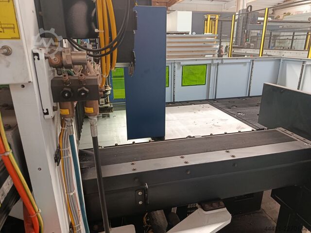 Laserstanzpresse TRUMPF TruMatic 1000 (K07M) fiber 3000 Watt