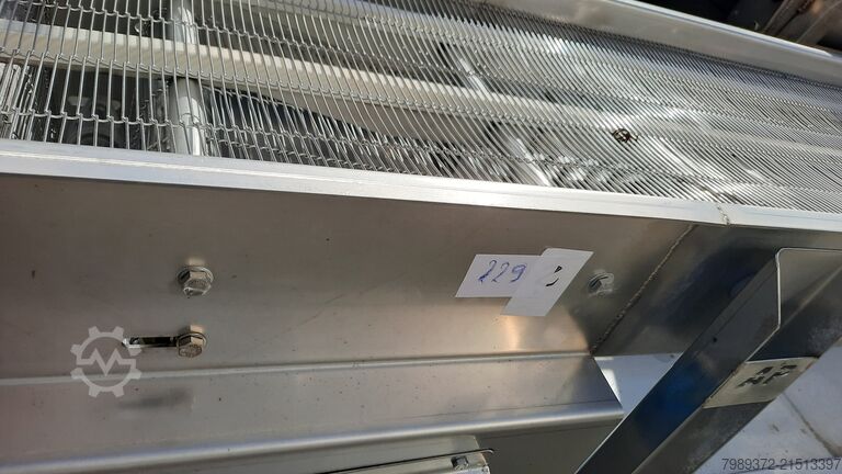 Bandförderer mit Metallgitter  