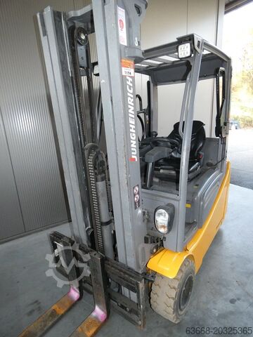 Elektro 3 Rad-Stapler Jungheinrich EFG 220 - 470 DZ