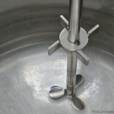 530 litre heatable/coolable pressure vessel made of V4A with propeller agitator. 9570