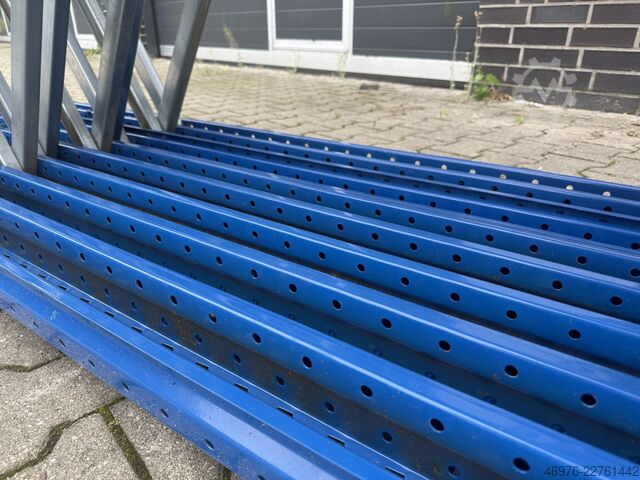High-bay warehouse Arestant AS / Rahmenprofil: 8808 / St.: 5.000x1.100 mm