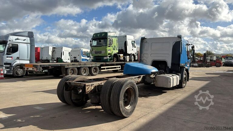 Fahrgestell mit Fahrerhaus Renault Premium 320 (BOITE MANUELLE / MANUAL GEARBOX)