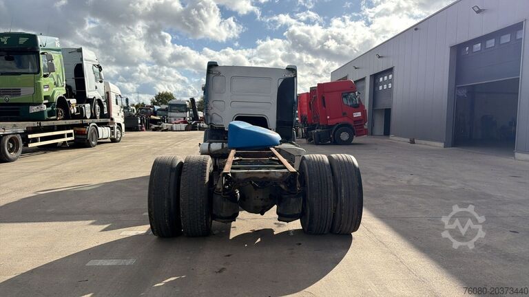 Fahrgestell mit Fahrerhaus Renault Premium 320 (BOITE MANUELLE / MANUAL GEARBOX)