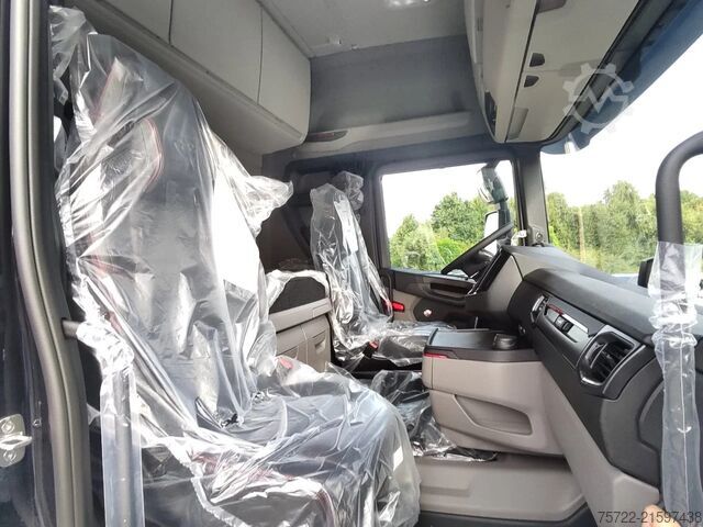 Chassis with cab Scania R590 6x4 Kurzholz Kran und Schemel nach Wahl