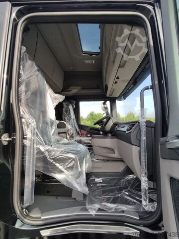 Chassis with cab Scania R590 6x4 Kurzholz Kran und Schemel nach Wahl