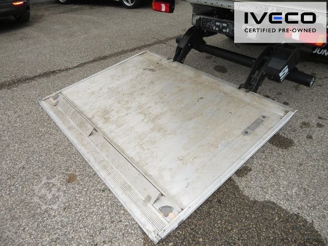 Transporter mit Koffer IVECO Daily 35C16 Koffer/LBW Klima, Zwillingsreifen