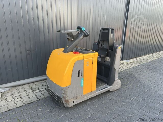 Tow Tractor Jungheinrich EZSC40