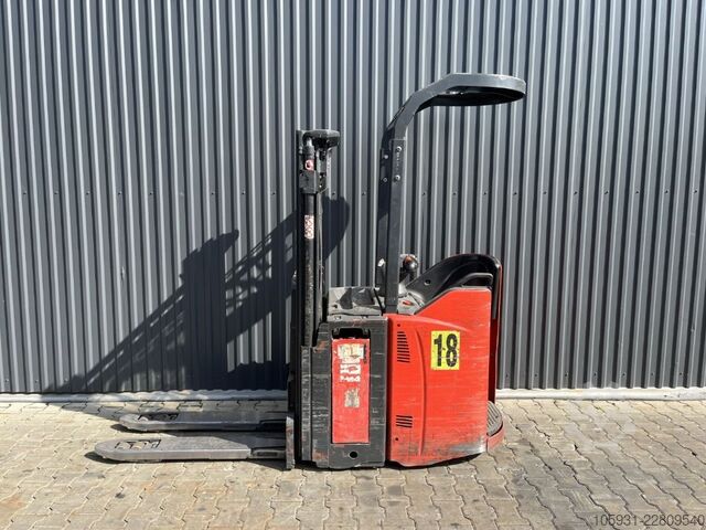 Stand-on stacker Linde D14SP