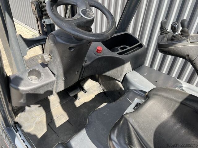 Electric 3-wheel forklift Linde E16-02