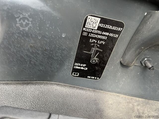 Electric 4-wheel forklift Linde E25H-01