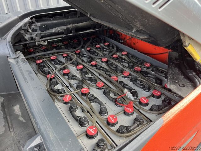Electric 4-wheel forklift Linde E25H-01