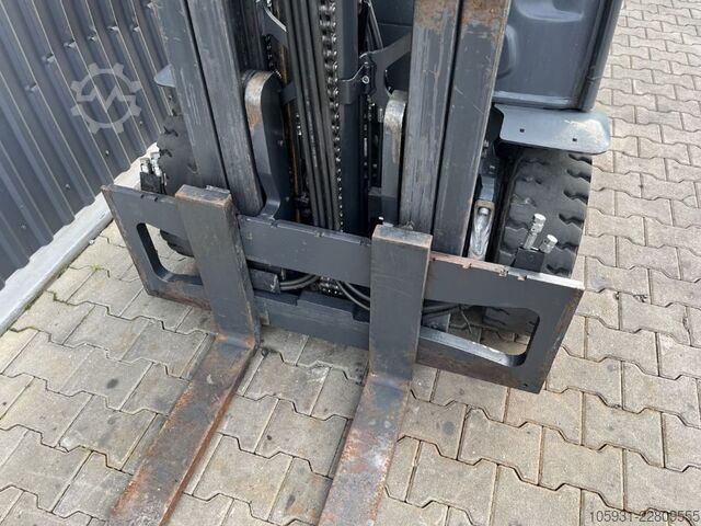 Electric 4-wheel forklift Linde E25H-01