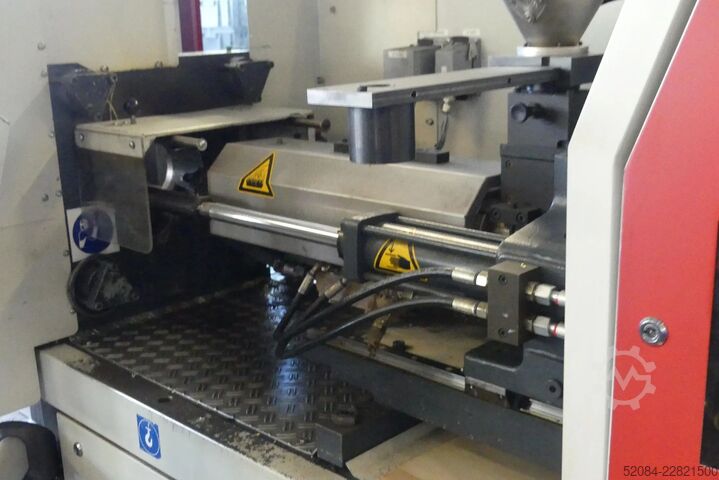 Spritzgießmaschine inkl Peripherie FERROMATIK MILACRON K-TEC 40