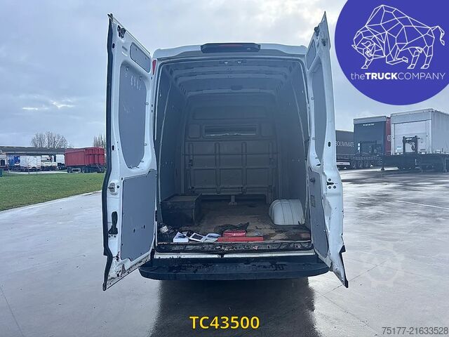 Kastenwagen Iveco Daily 35C15V12 Double cab 7 places