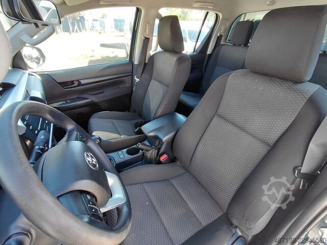 Van TOYOTA Hilux Double Cab Duty 4x4