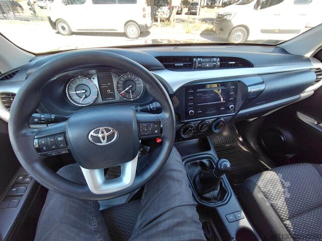 Van TOYOTA Hilux Double Cab Duty 4x4