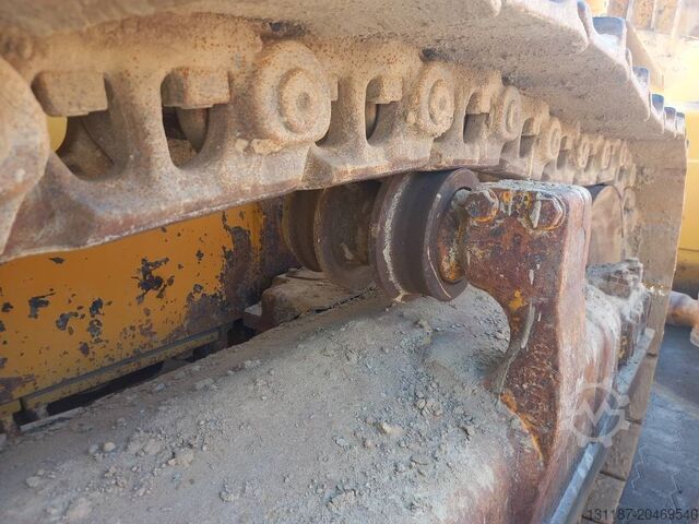 Dozer Komatsu D155A-6R (4 Pcs available in Abu Dhabi)