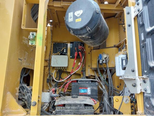 Raupenbagger CAT 352 FL XE MHD (17m demolition)