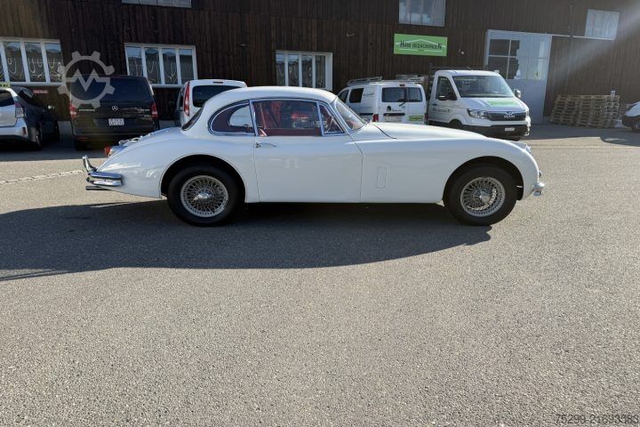 Nutzfahrzeug XK 150 Limousine / Swiss-Vehicle