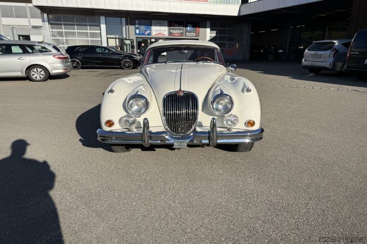 Nutzfahrzeug XK 150 Limousine / Swiss-Vehicle