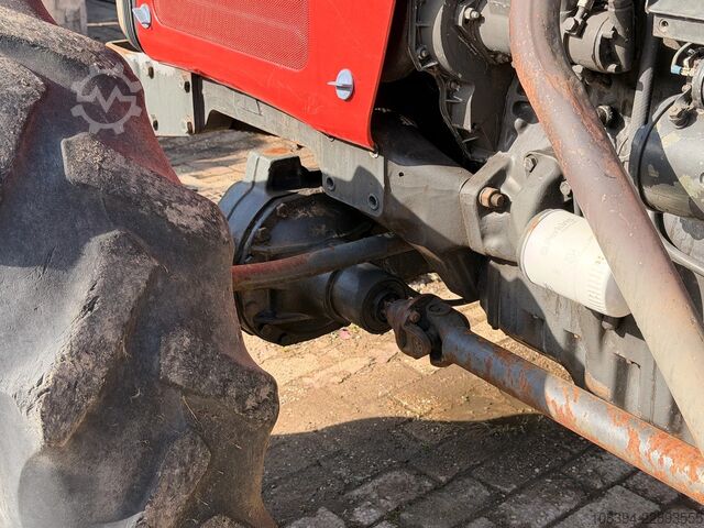 Traktor Massey Ferguson 390 4WD Tractor
