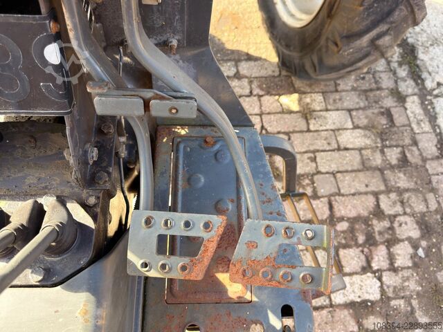 Traktor Massey Ferguson 390 4WD Tractor