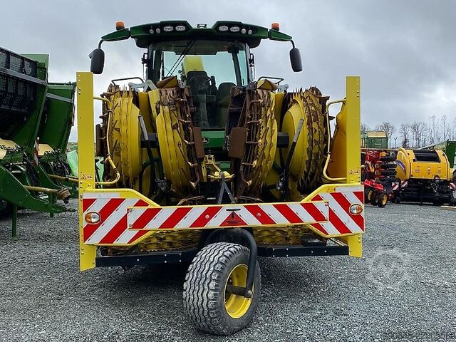 Silage chopper John Deere 8700