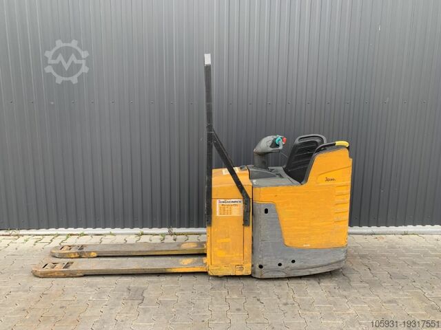Electric Pallet Truck Jungheinrich ERE225