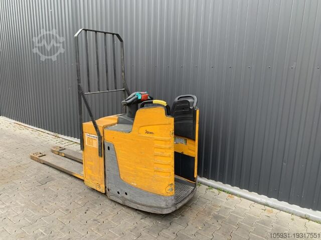 Electric Pallet Truck Jungheinrich ERE225