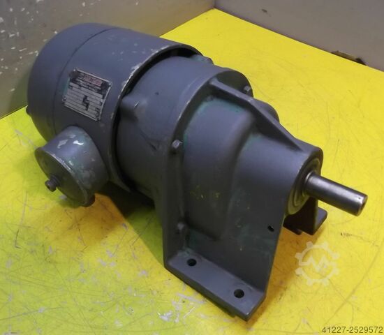 Gear motor 0.33 kW 216 rpm Bauer D040/90