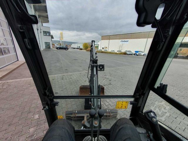 Mini excavator VOLVO EC18E / nur 415h! / MS01 / 2021 / inkl 2x Löffel