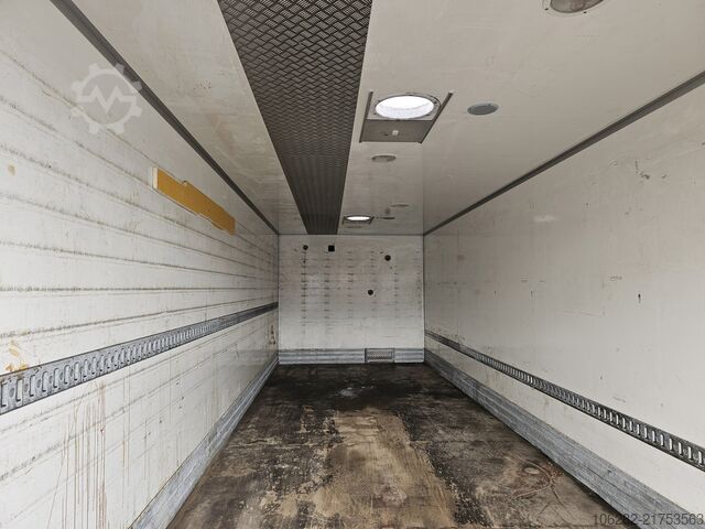 Refrigerated truck Volvo FL240 4x2 Ladeborwand