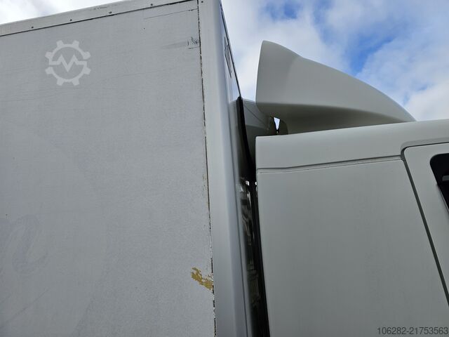 Refrigerated truck Volvo FL240 4x2 Ladeborwand