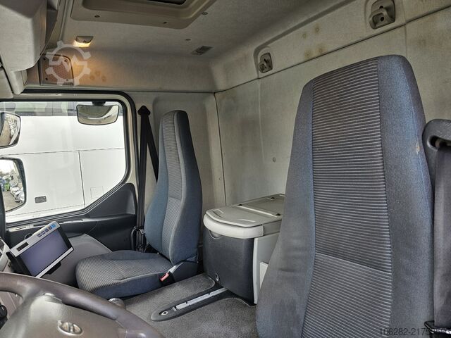 Refrigerated truck Volvo FL240 4x2 Ladeborwand