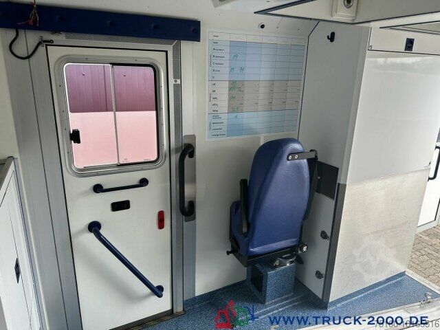 Fire truck Mercedes-Benz Sprinter 519 CDI GSF Rettung Krankenwagen 124TKM
