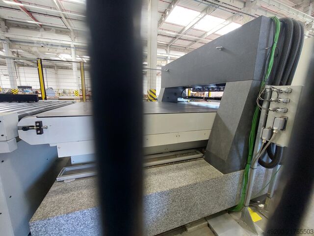 Waschtunnel mit Roboter WEBER CEEVER KUKA 