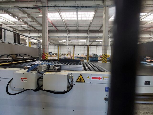 Waschtunnel mit Roboter WEBER CEEVER KUKA 