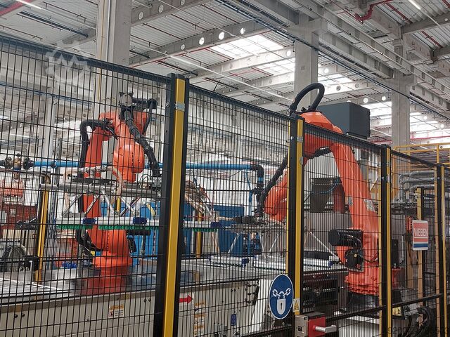 Waschtunnel mit Roboter WEBER CEEVER KUKA 