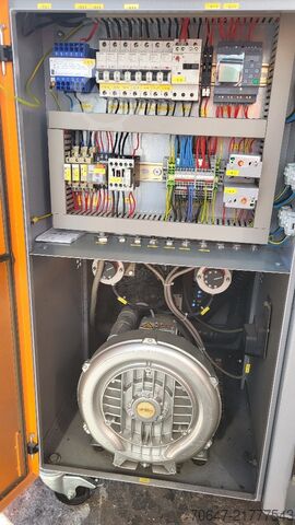 Dry air dryer with material extractor Motan Luxor LS 80