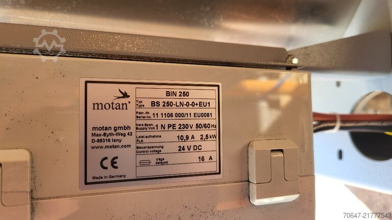 Dry air dryer with material extractor Motan Luxor LS 80