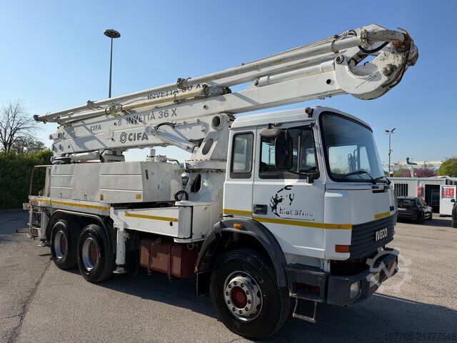 Concrete pump truck Iveco Magirus 330